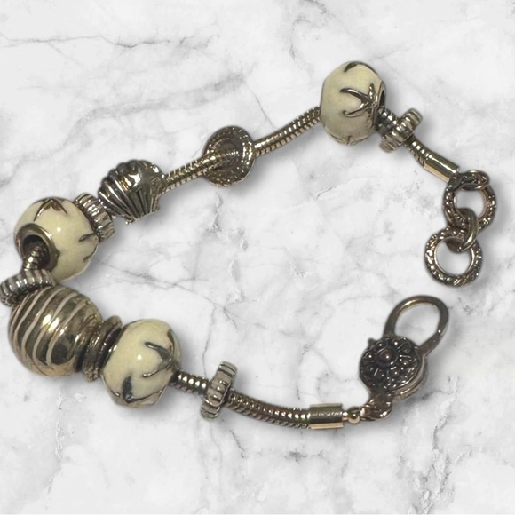 💟💎Vintage Antique Gold and Cream Beaded Bracelet with XL Lobster Claw Clasp - Picture 5 of 13